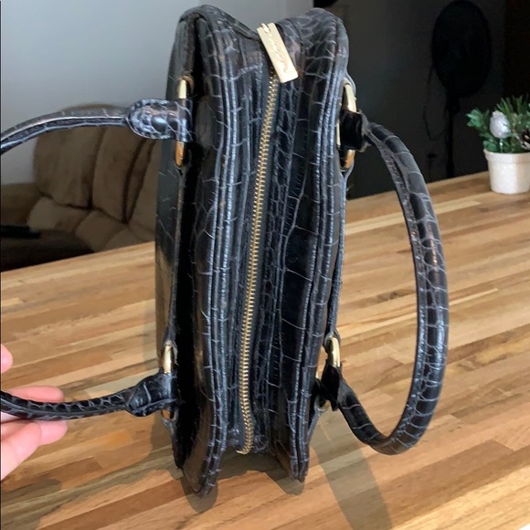 ANTONIO MELANI Croc Embossed Leather Purse - Picture 7 of 14